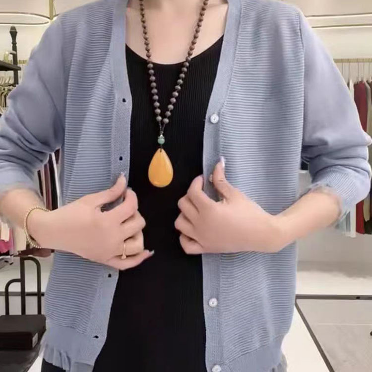 時尚純色針織衫